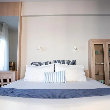 דירה Salty Breeze Beachfront Apartment-premium *