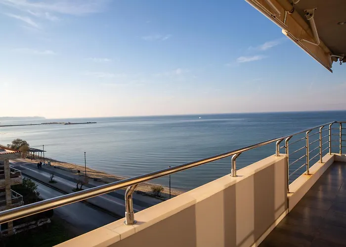 דירה Salty Breeze Beachfront Apartment-premium *
