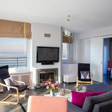 Apartment Salty Breeze Beachfront Apartment-premium Peraia (Thessaloniki)
