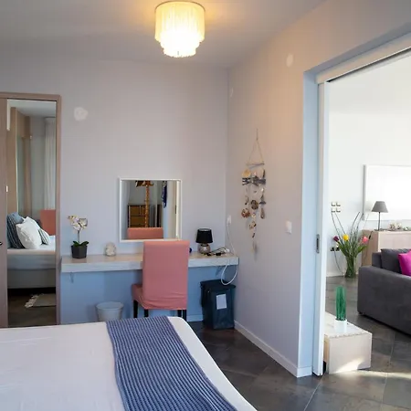 Salty Breeze Beachfront Apartment-premium * Peraia (Thessaloniki)