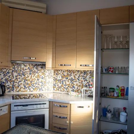 Salty Breeze Beachfront Apartment-premium