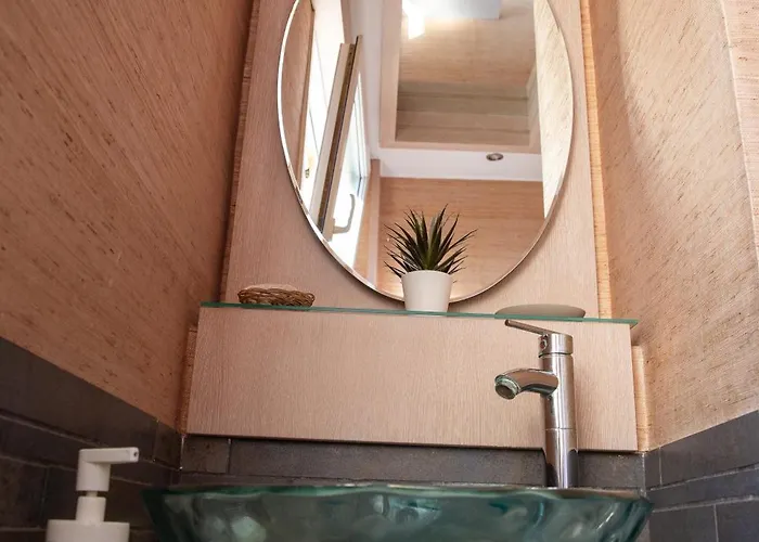 Salty Breeze Beachfront Apartment-premium Peraía