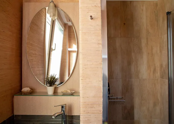 Salty Breeze Beachfront Apartment-premium * Peraía