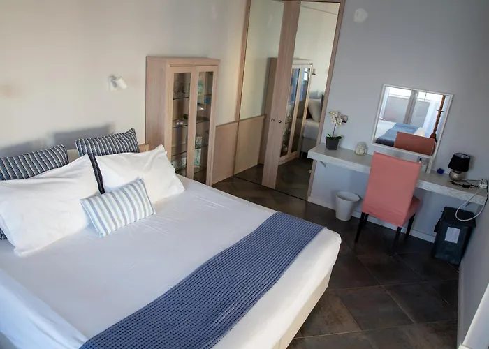 Salty Breeze Beachfront Apartment-premium Peraía