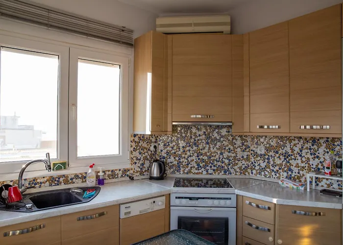 Salty Breeze Beachfront Apartment-premium * Peraía